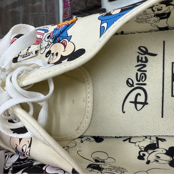 Vans Disney Collaboration Sneaker Mickey’s Birthday Mickey Mouse Men’s Size‎ 13 - Picture 9 of 11